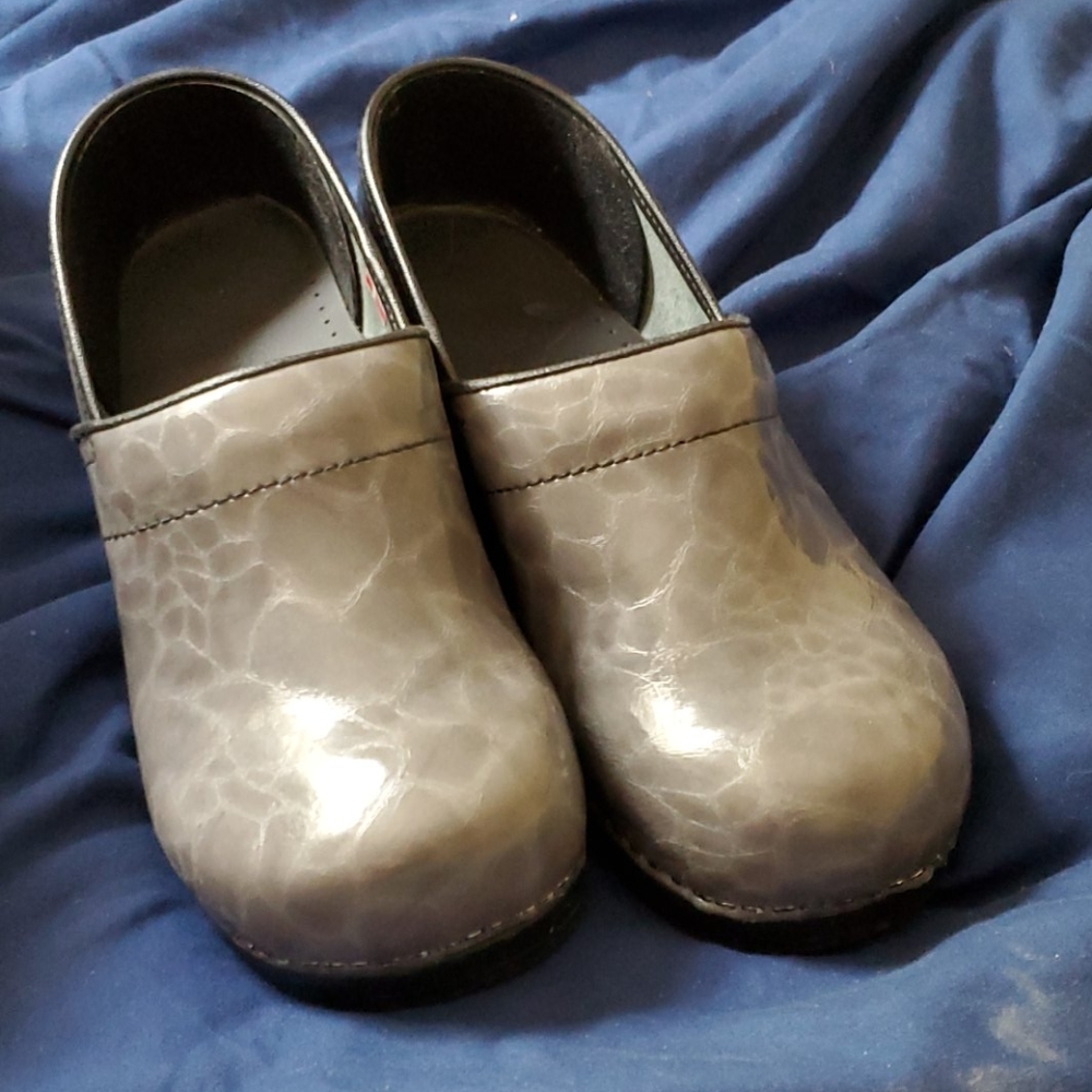 Shoes - Picture 3 of 4